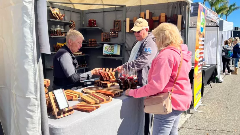 customers visiting a vendor